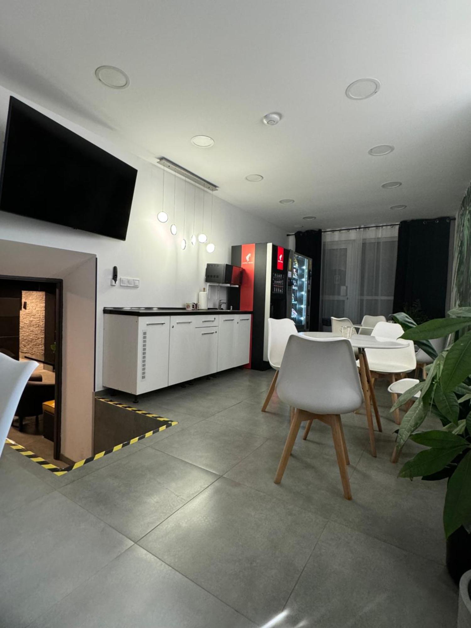 Appartement Fortisline Pokoje Z Klimatyzcja Sauna à Opole Extérieur photo
